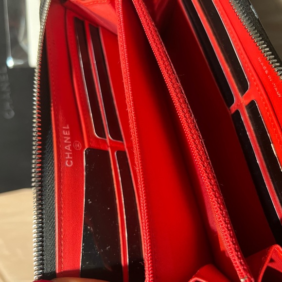 Authentic CHANEL Zip Around Long Wallet Black/ Multicolor Lambskin leather - Picture 5 of 15